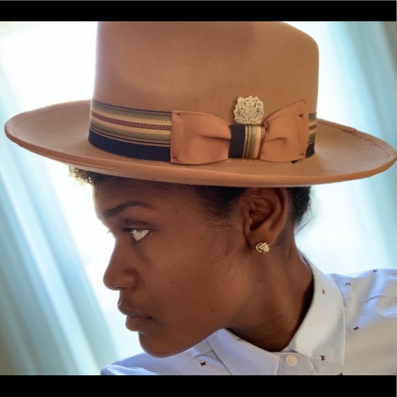 Amber Fedora - Picture 3 of 3